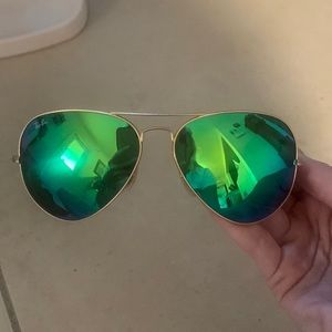 Oversized Green Aviator Ray-Ban